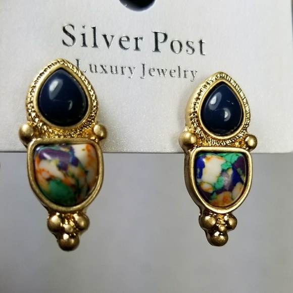 Blue Resin Stones Stud Earrings - Picture 4 of 6